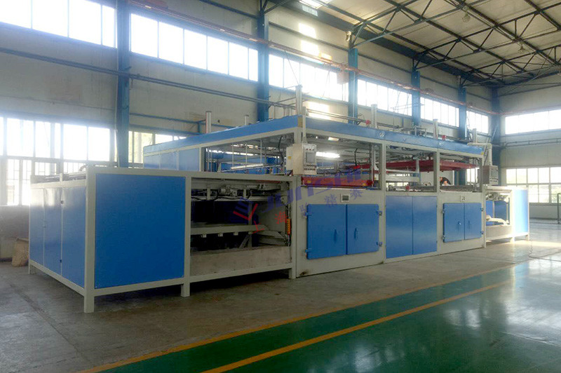 双头自动<a href=http://m.p69ly6.cn/ target=_blank class=infotextkey>吸塑机</a>.jpg